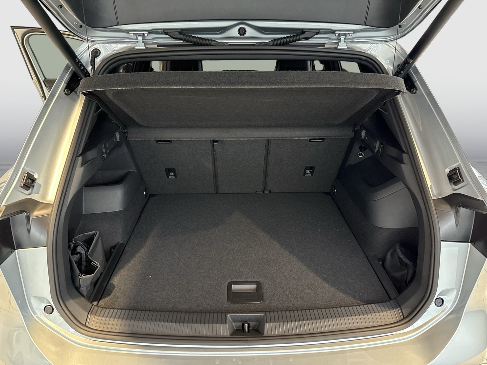 Volkswagen Tiguan 2.0 R-LINE DSG 4X4 BLACKSTYLE LEDER PANO