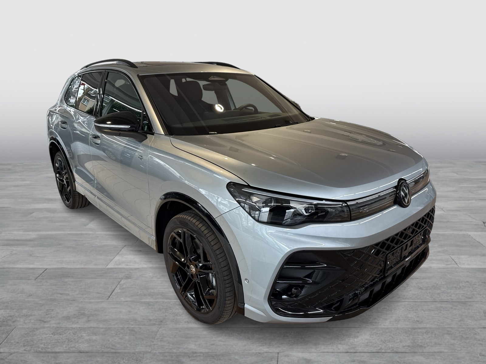 Volkswagen Tiguan 2.0 R-LINE DSG 4X4 BLACKSTYLE LEDER PANO