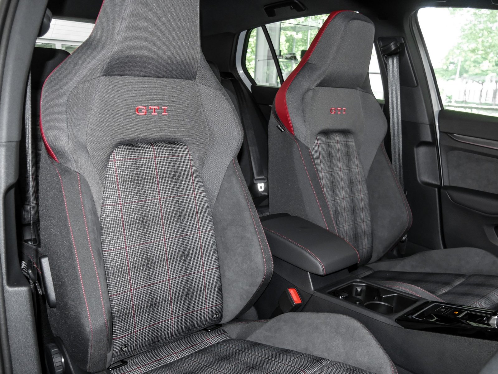 Volkswagen Golf GTI BLACKSTYLE PANO HARMANKARDON