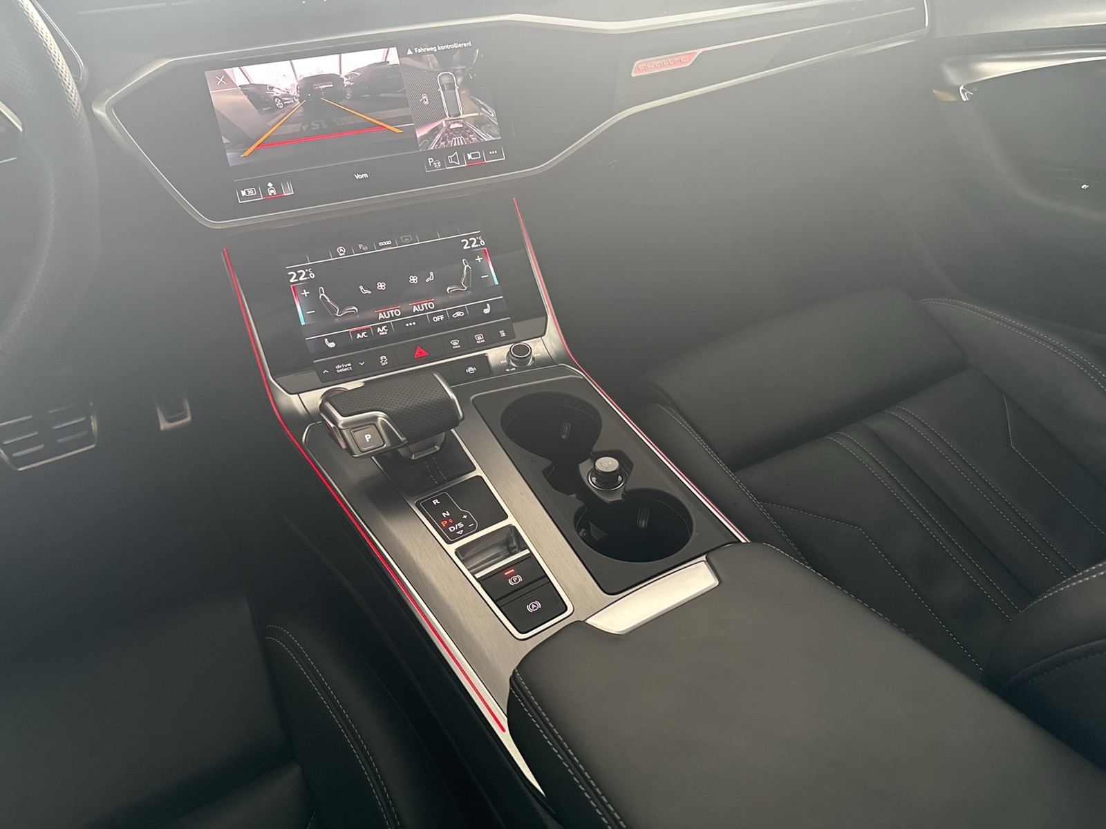 Audi S6 Avant Qu. STANDHZ. B&O KAMERA LEDER ALU21"