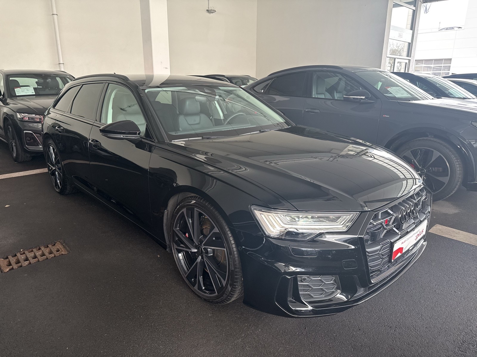 Audi S6 Avant Qu. STANDHZ. B&O KAMERA LEDER ALU21"