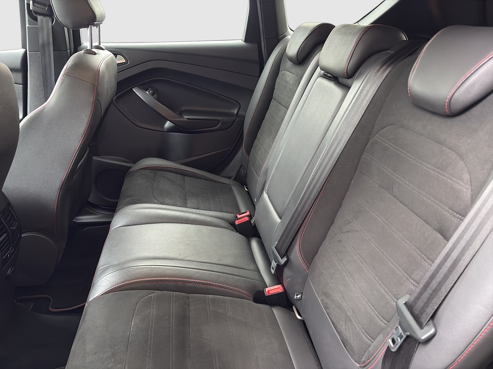 Ford Kuga 1.5 ST-LINE KAMERA LM19 NAVI XENON SITZHEIZ