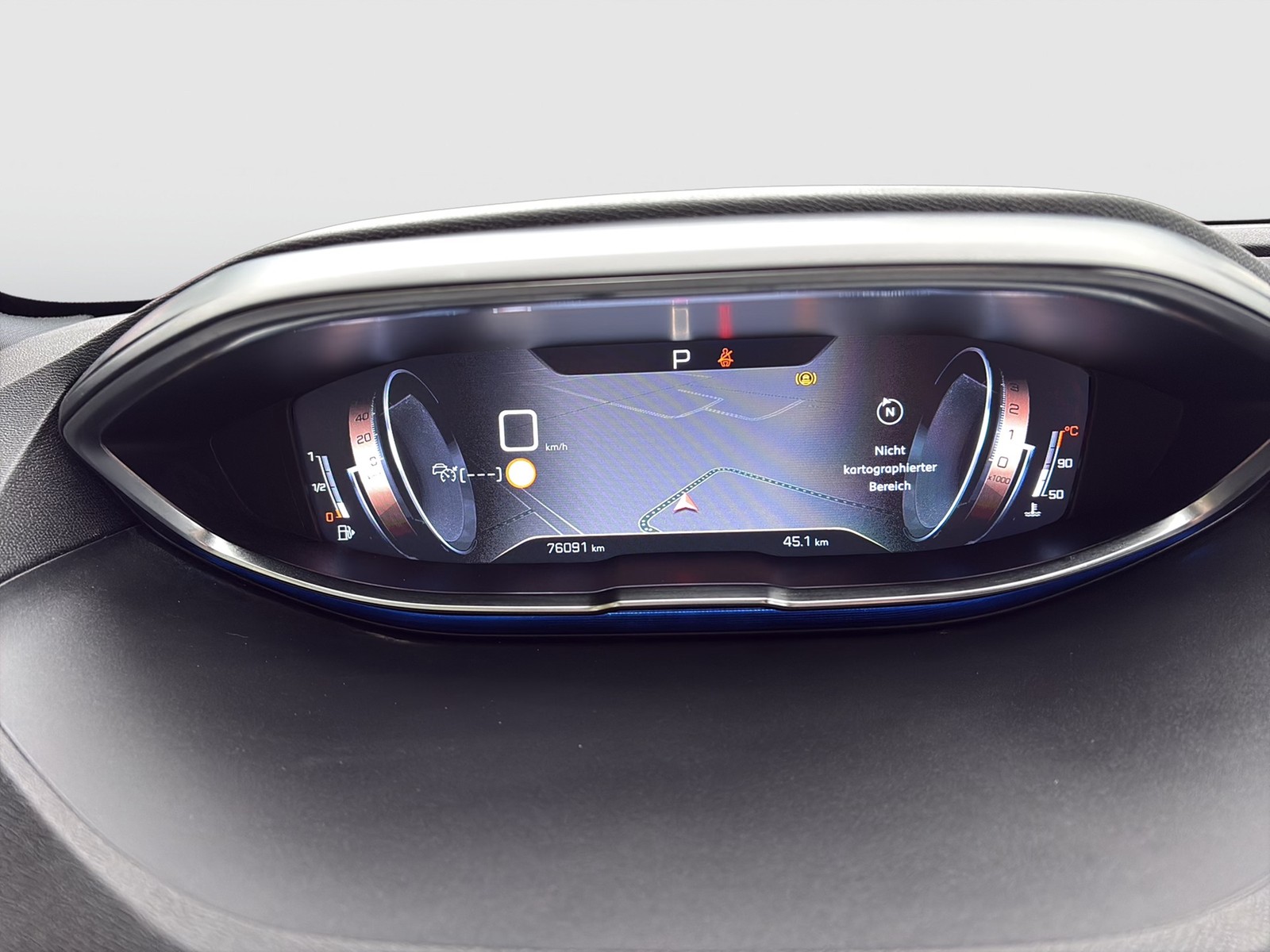 Peugeot 5008 1.6 Allure PANO 360CAM ALU18 SITZHEIZ LED