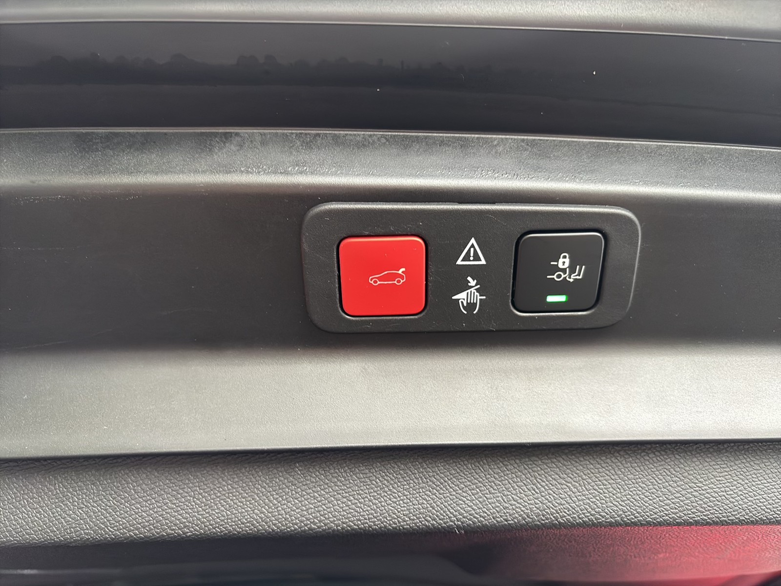 Peugeot 5008 1.6 Allure PANO 360CAM ALU18 SITZHEIZ LED