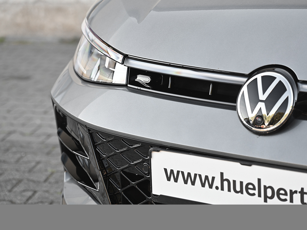 Volkswagen Passat Variant 2.0 TDI 4MOTION R-LINE DSG BLACKSTYLE PANO LEDER STANDHZG AHK