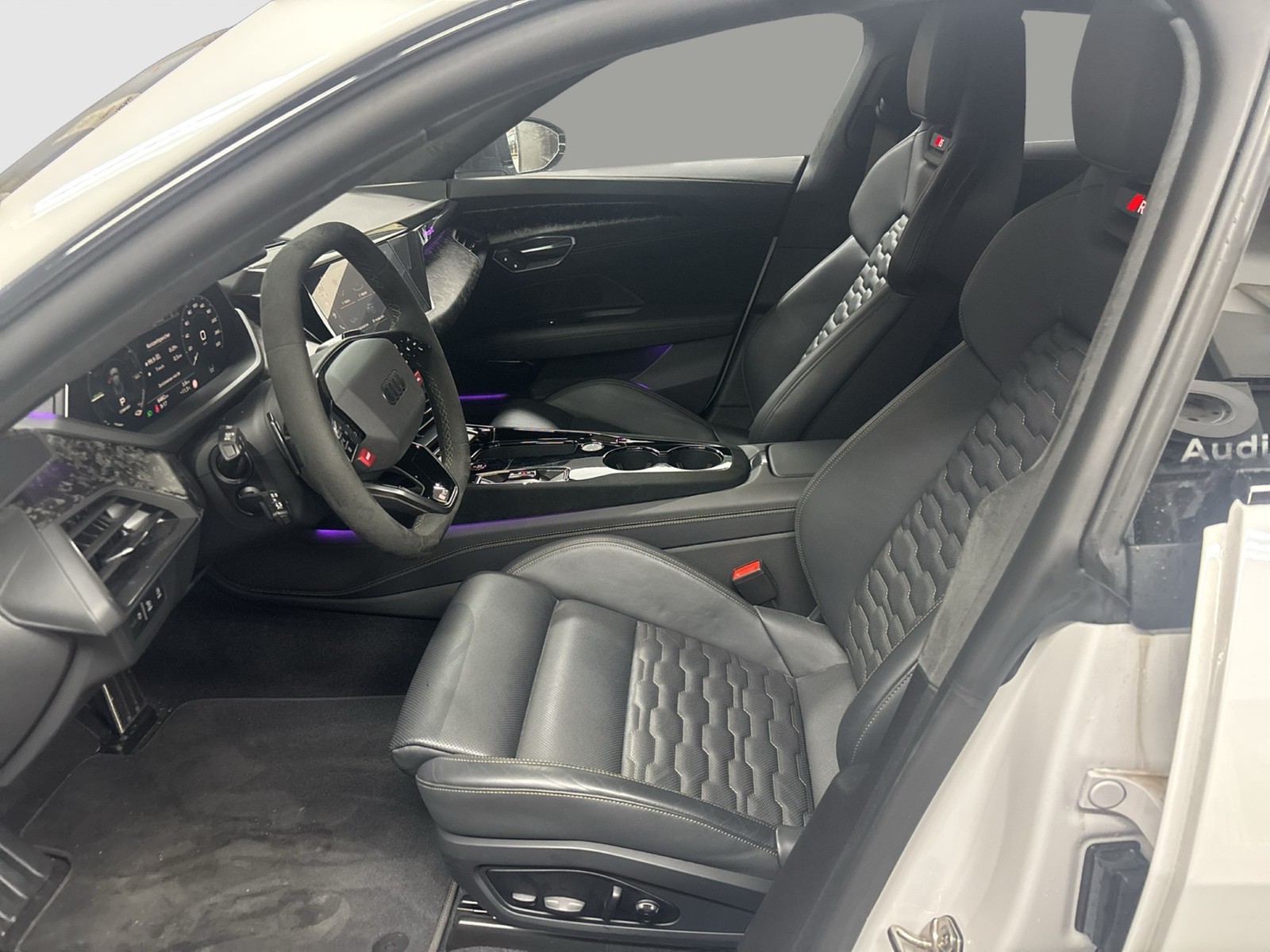 Audi RS e-tron GT performance quattro CARBONDACH B&O