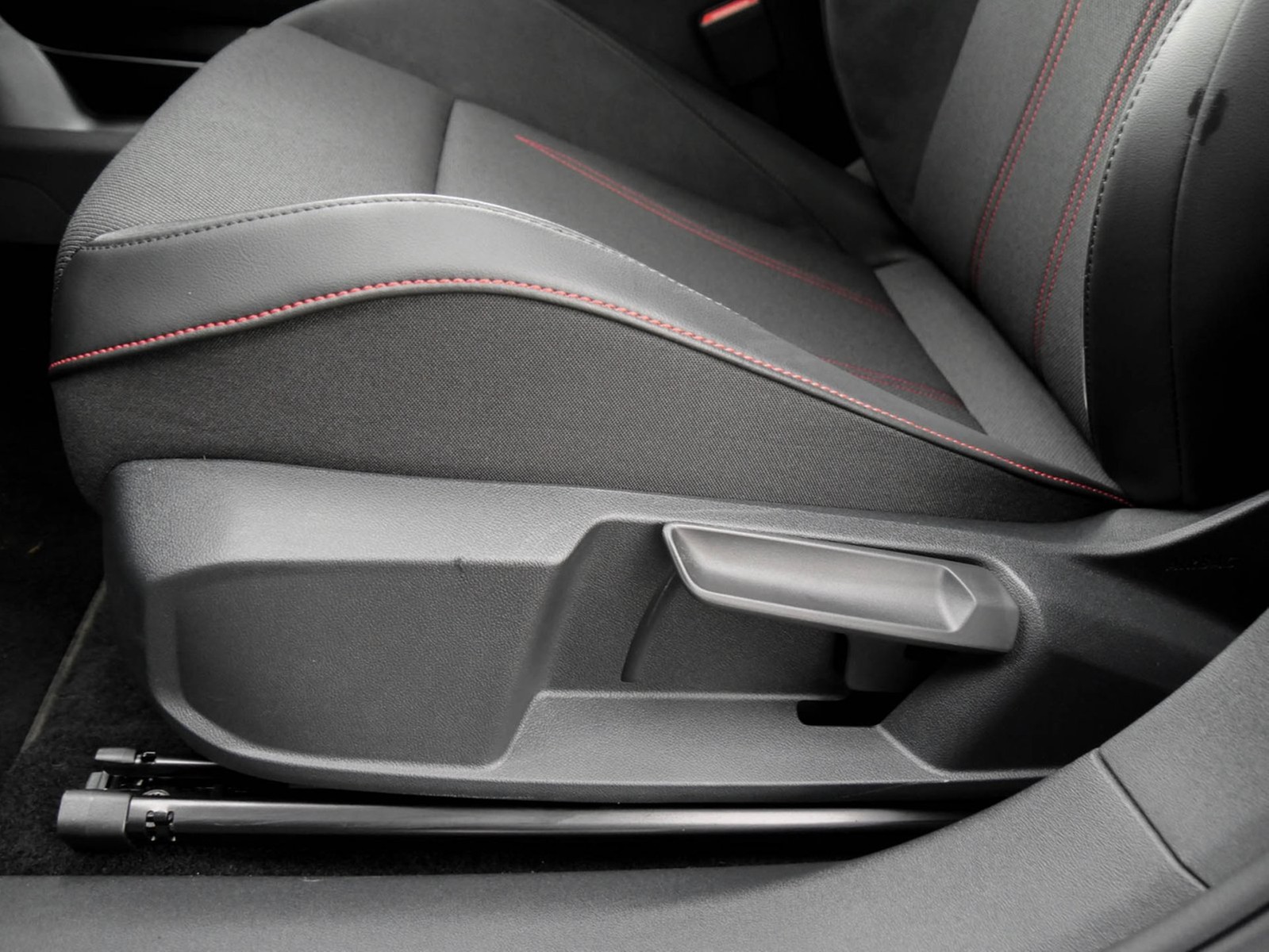 Volkswagen ID.7 Tourer GTX 4X4 WÄRMEPUMPE AHK 360°CAM LM20