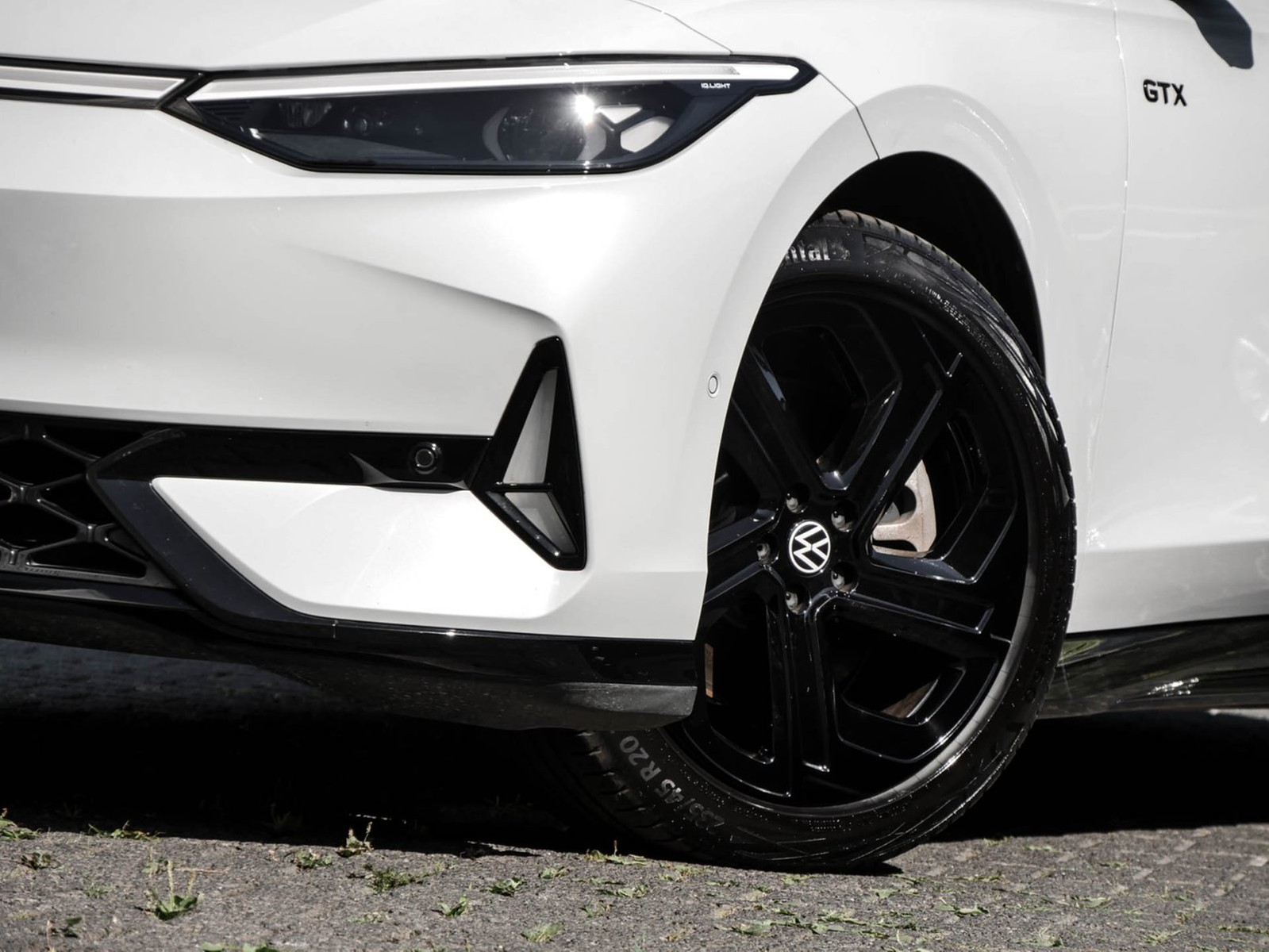 Volkswagen ID.7 Tourer GTX 4X4 WÄRMEPUMPE AHK 360°CAM LM20