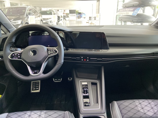 Volkswagen Golf Variant VIII 1.5 eTSI R-LINE AHK CAM LM18