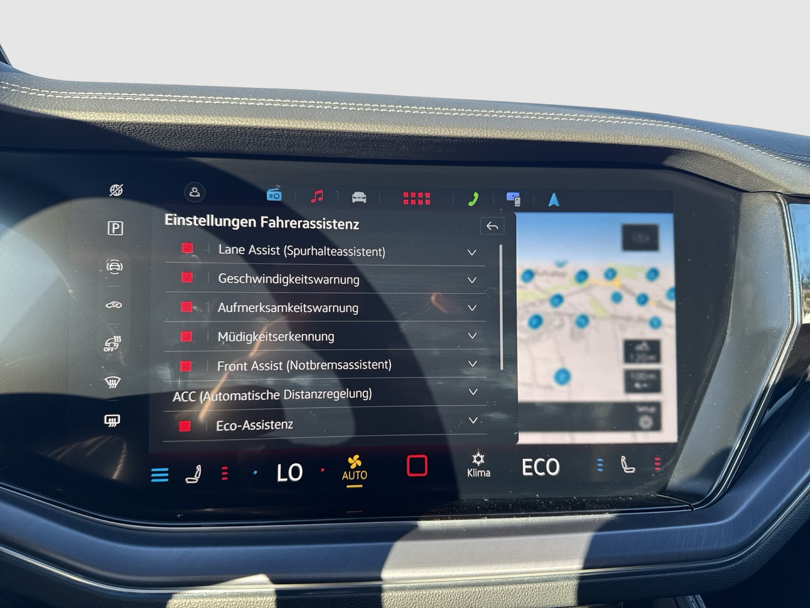 Volkswagen Touareg V6 R-LINE NEUES MODELL AHK CAM HEAD-UP