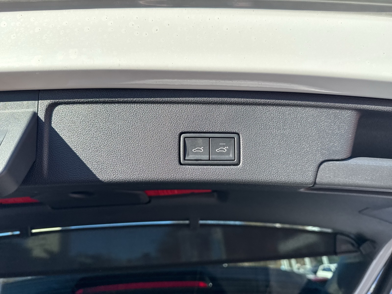 Volkswagen Touareg V6 R-LINE NEUES MODELL AHK CAM HEAD-UP