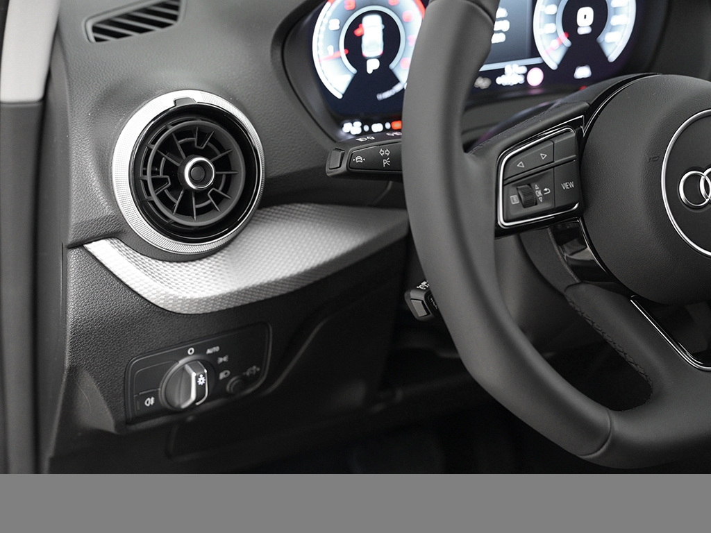 Audi Q2 35 TFSI S tronic advanced AHK+Sonnenschutzverglasung+Komfortpaket