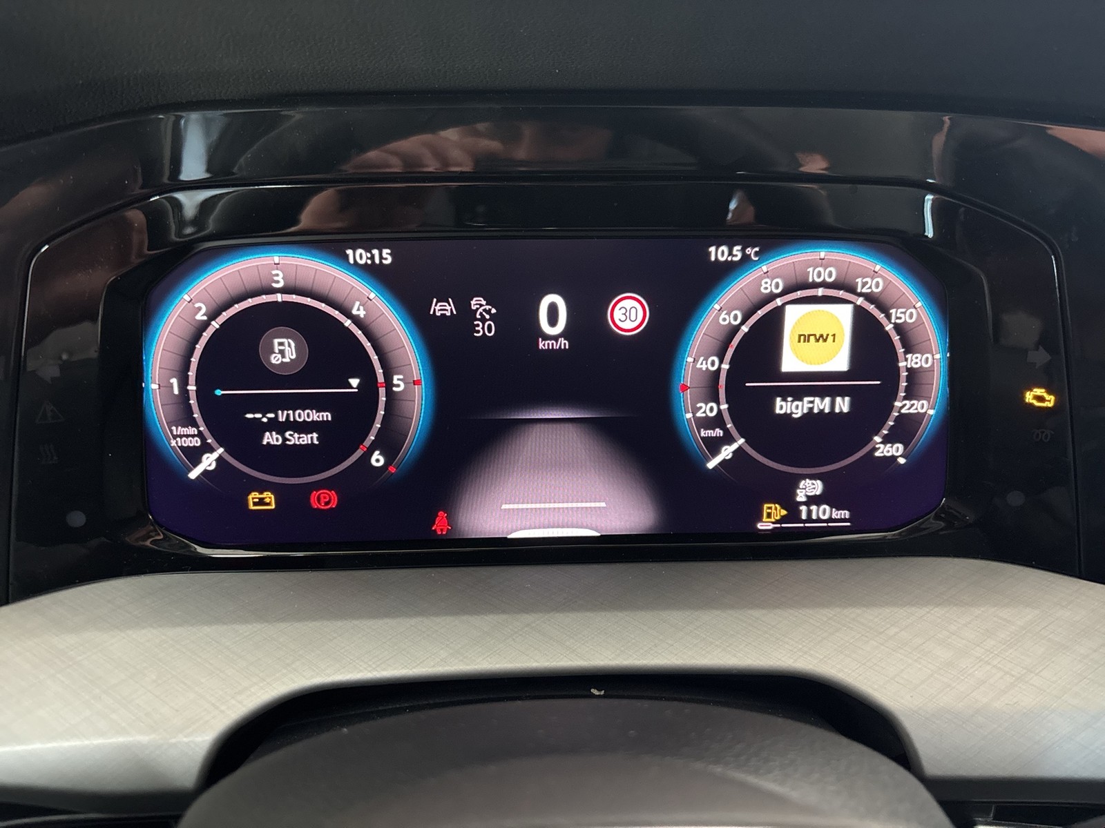Volkswagen Golf VIII 2.0 LIFE FACELIFT ACC NAVI CARPLAY