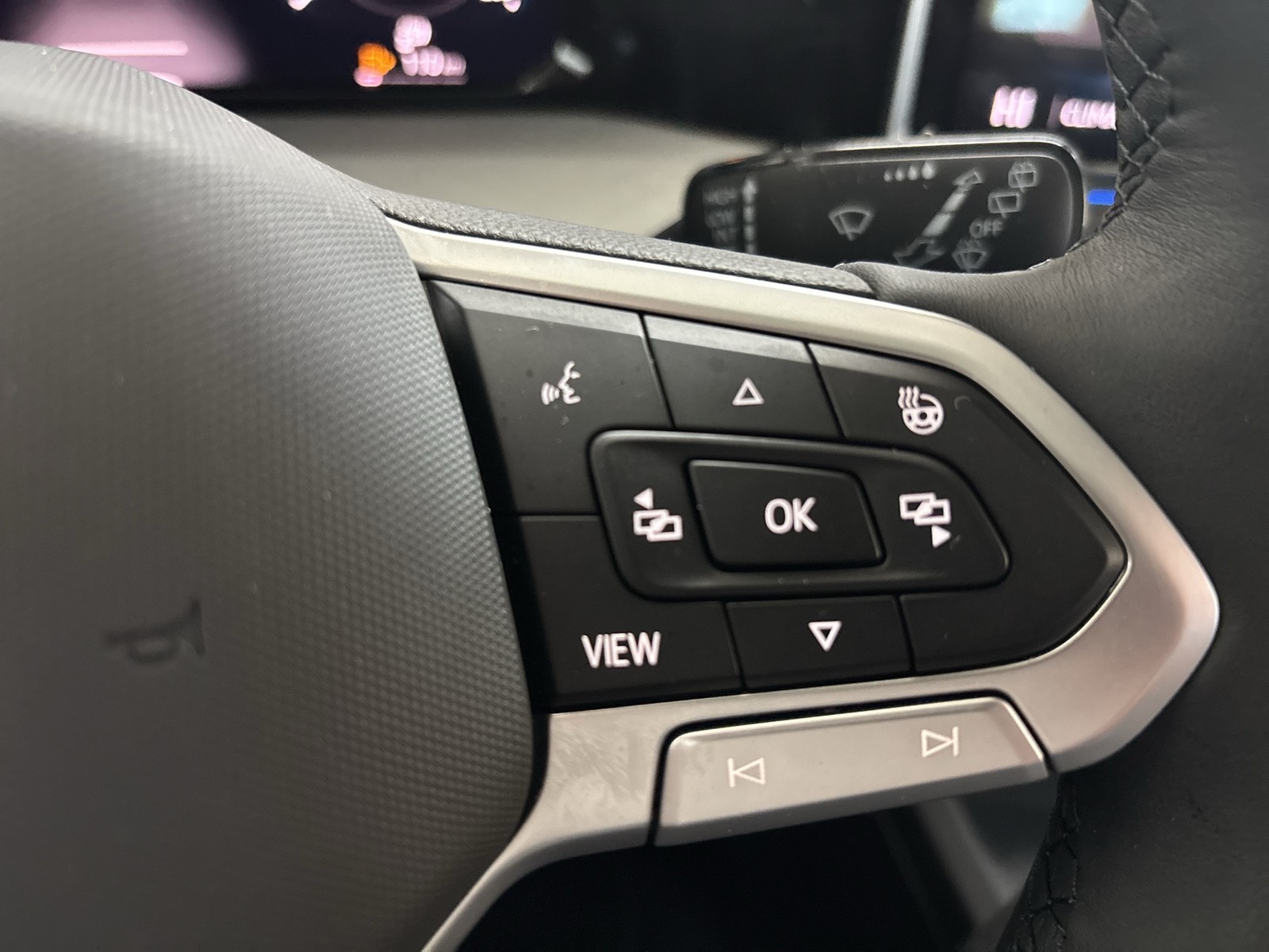 Volkswagen Golf VIII 2.0 LIFE FACELIFT ACC NAVI CARPLAY