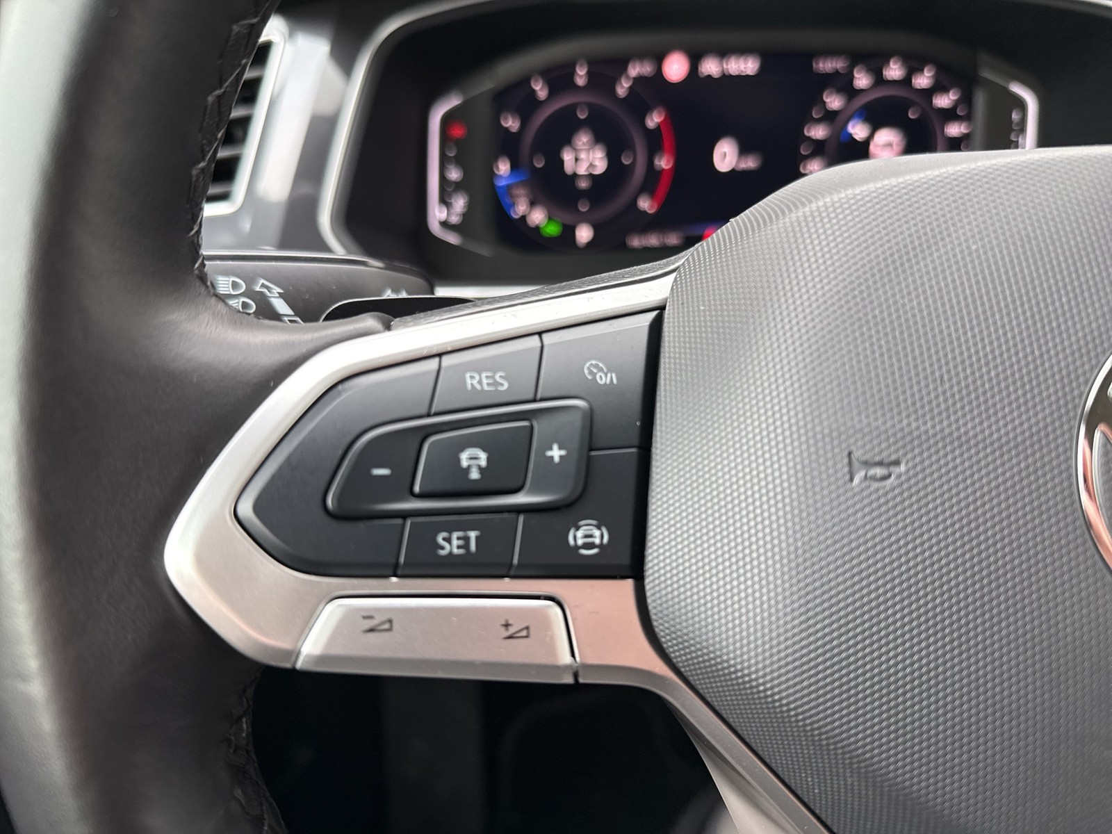 Volkswagen Tiguan Allspace 1.5 LIFE 7SITZE AHK ACC LM18 NAVI