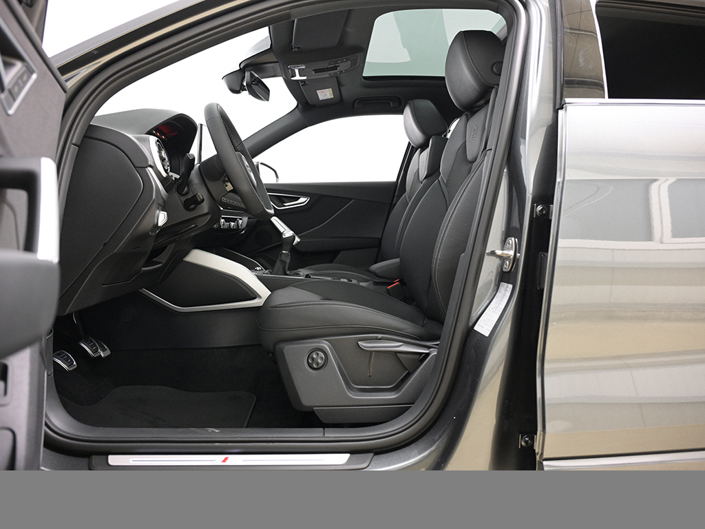 Audi Q2 35 TFSI S Line AHK+Sonnenschutzverglasung+Komfortpaket