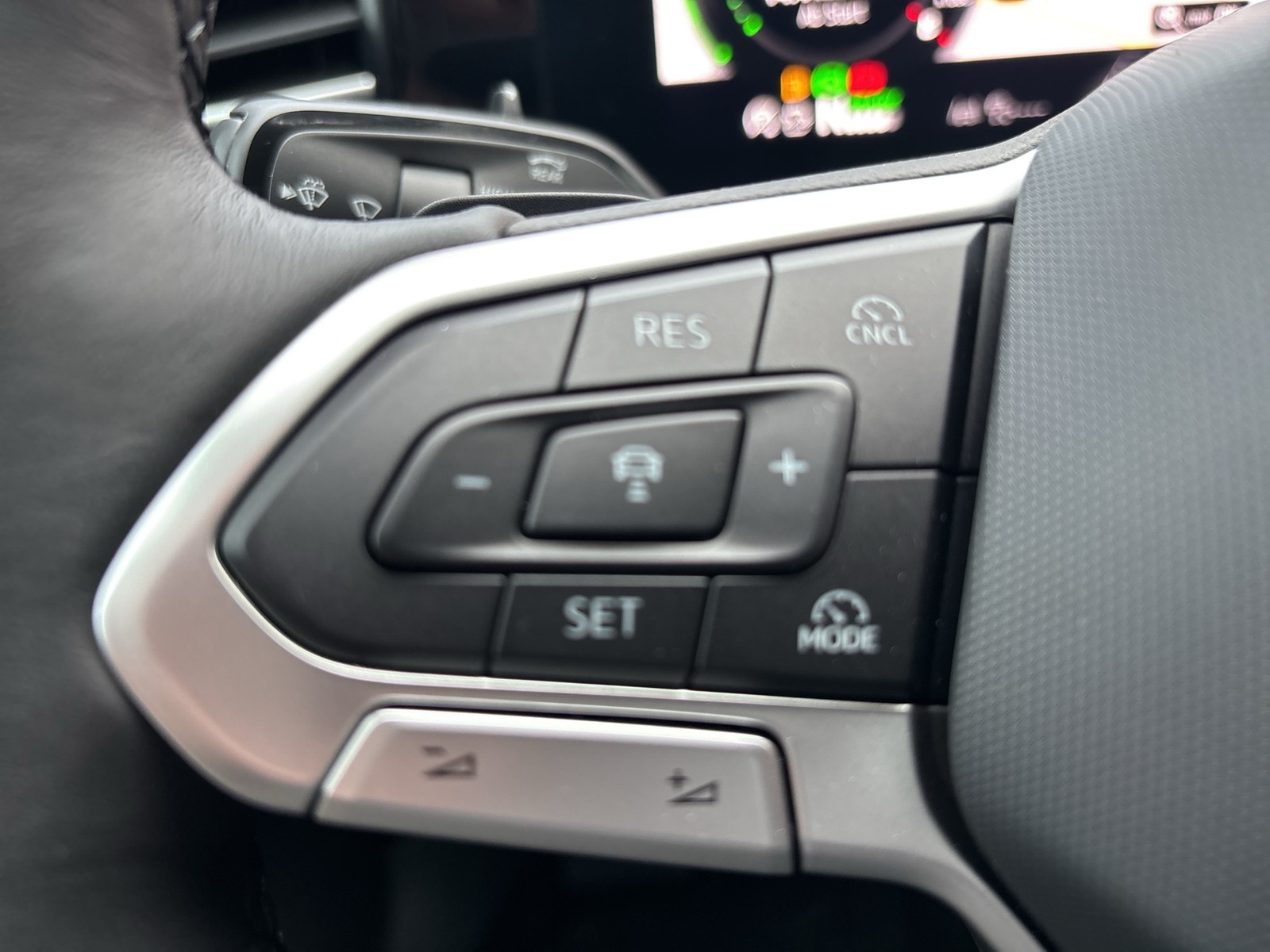 Volkswagen Passat Variant 1.5 HYBRID ELEGANCE NEUES MODELL