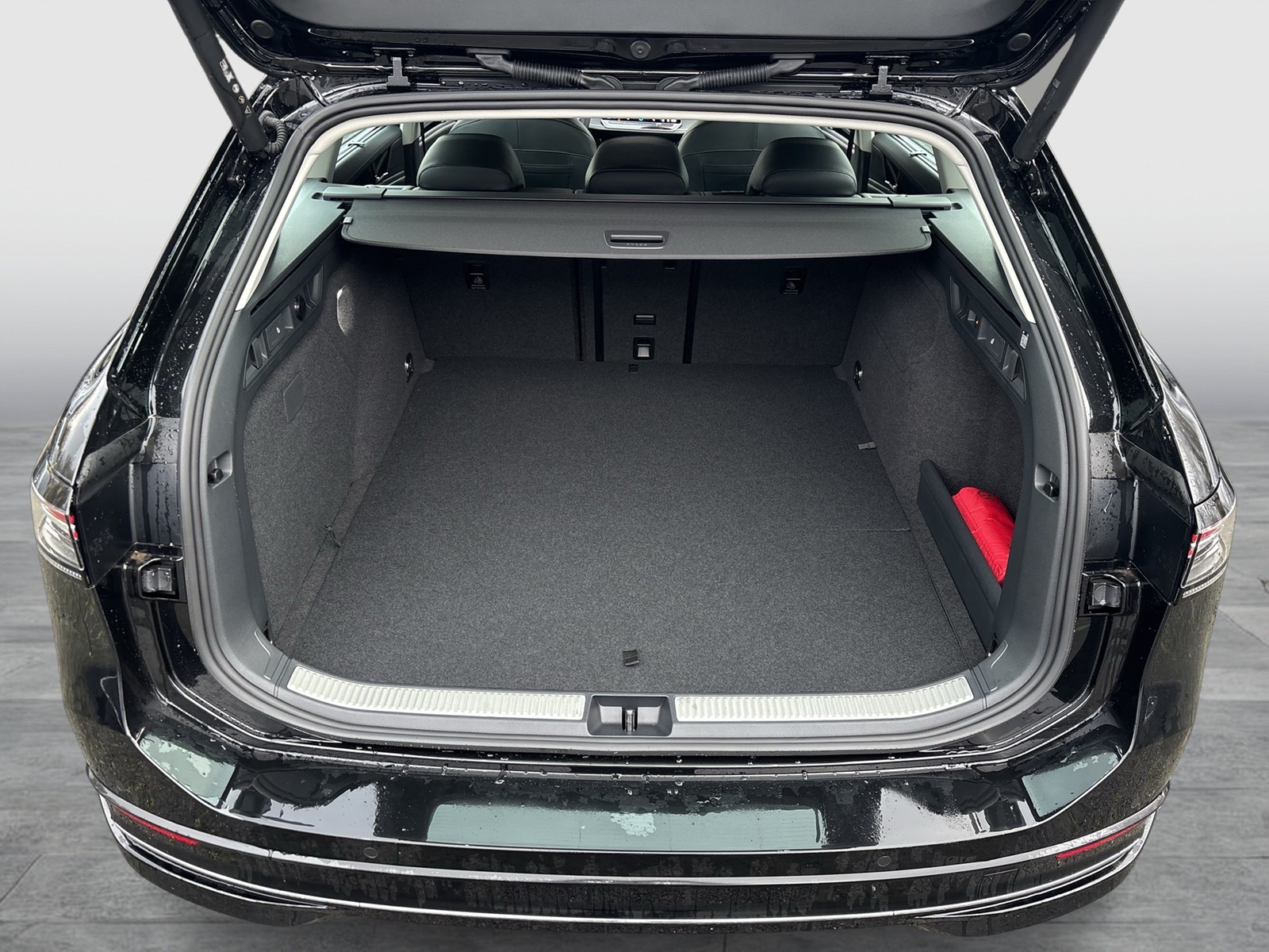 Volkswagen Passat Variant 1.5 HYBRID ELEGANCE NEUES MODELL