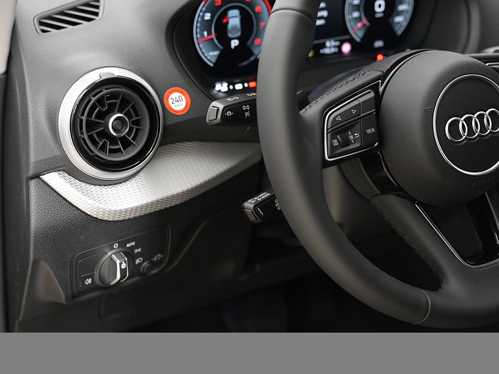 Audi Q2 35 TFSI S tronic advanced AHK+Komfortpak