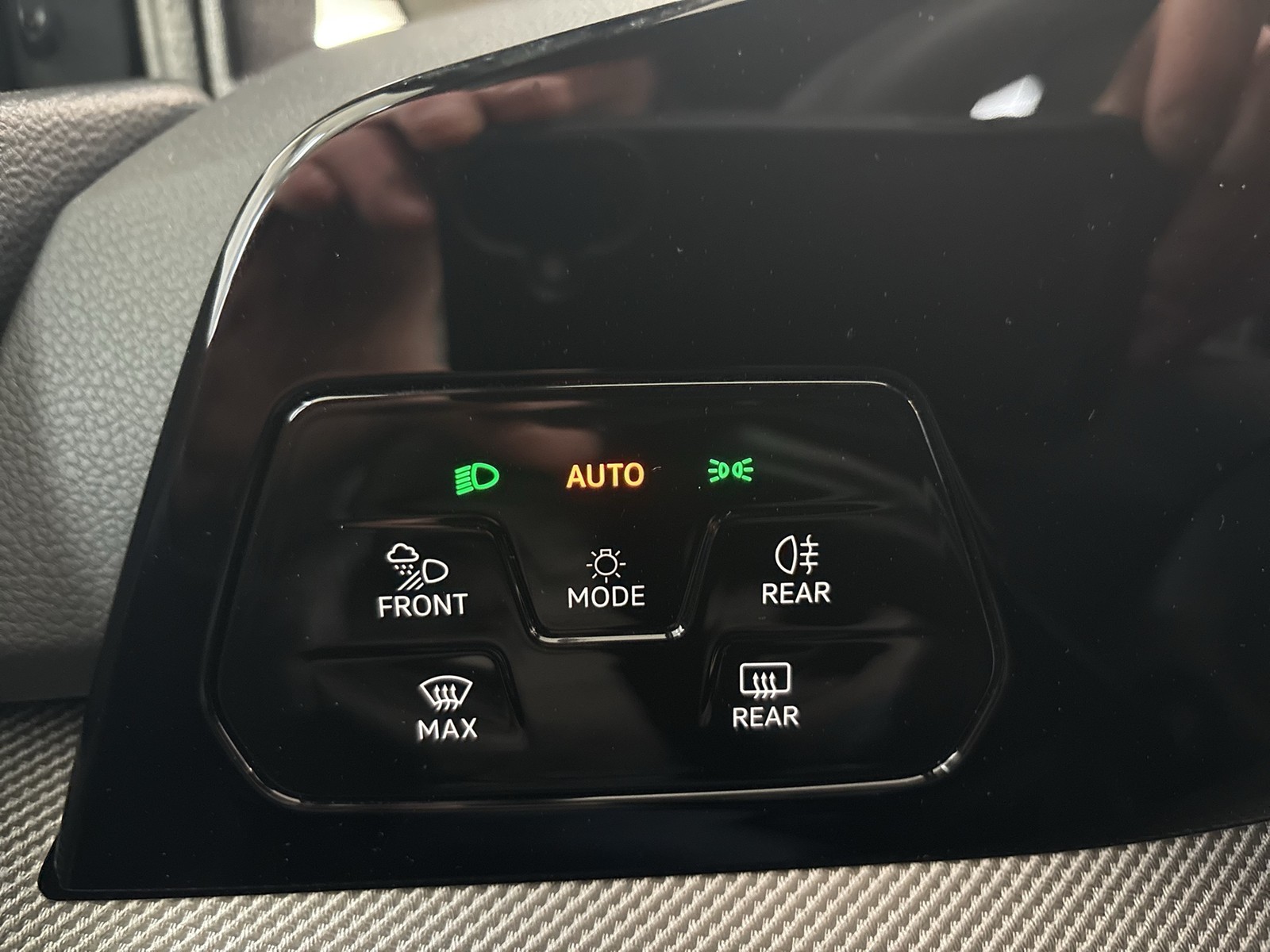 Volkswagen Golf VIII 2.0 R BLACK EDITION 4X4 AKRAPOVIC LM19