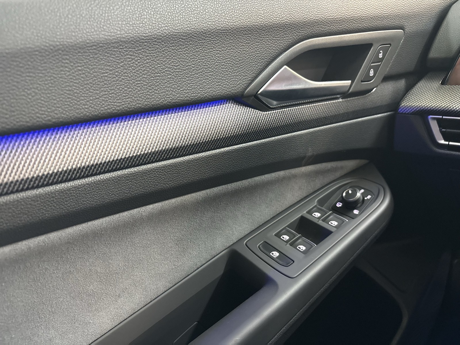 Volkswagen Golf VIII 2.0 R BLACK EDITION 4X4 AKRAPOVIC LM19