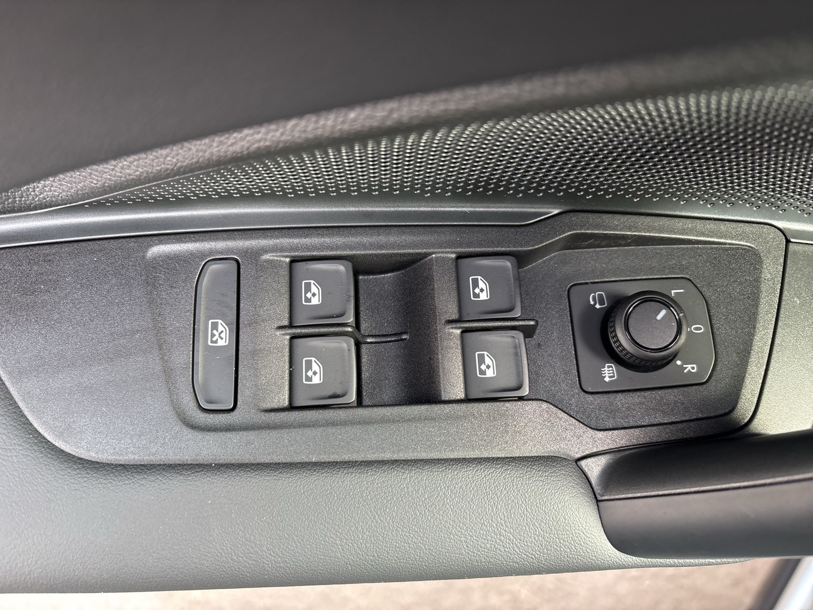 Volkswagen Tiguan 1.5 HYBRID LIFE AHK CAM ACC LM18 NAVI