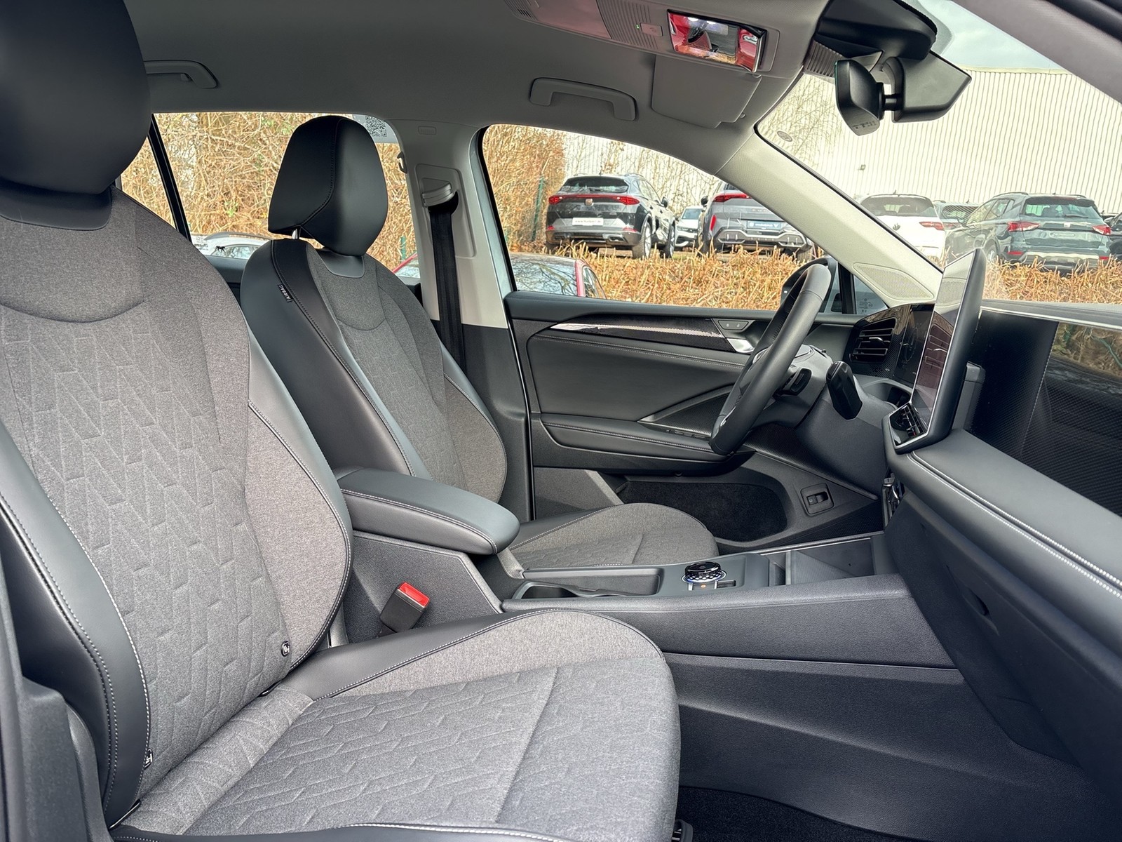 Volkswagen Tiguan 1.5 HYBRID LIFE AHK CAM ACC LM18 NAVI