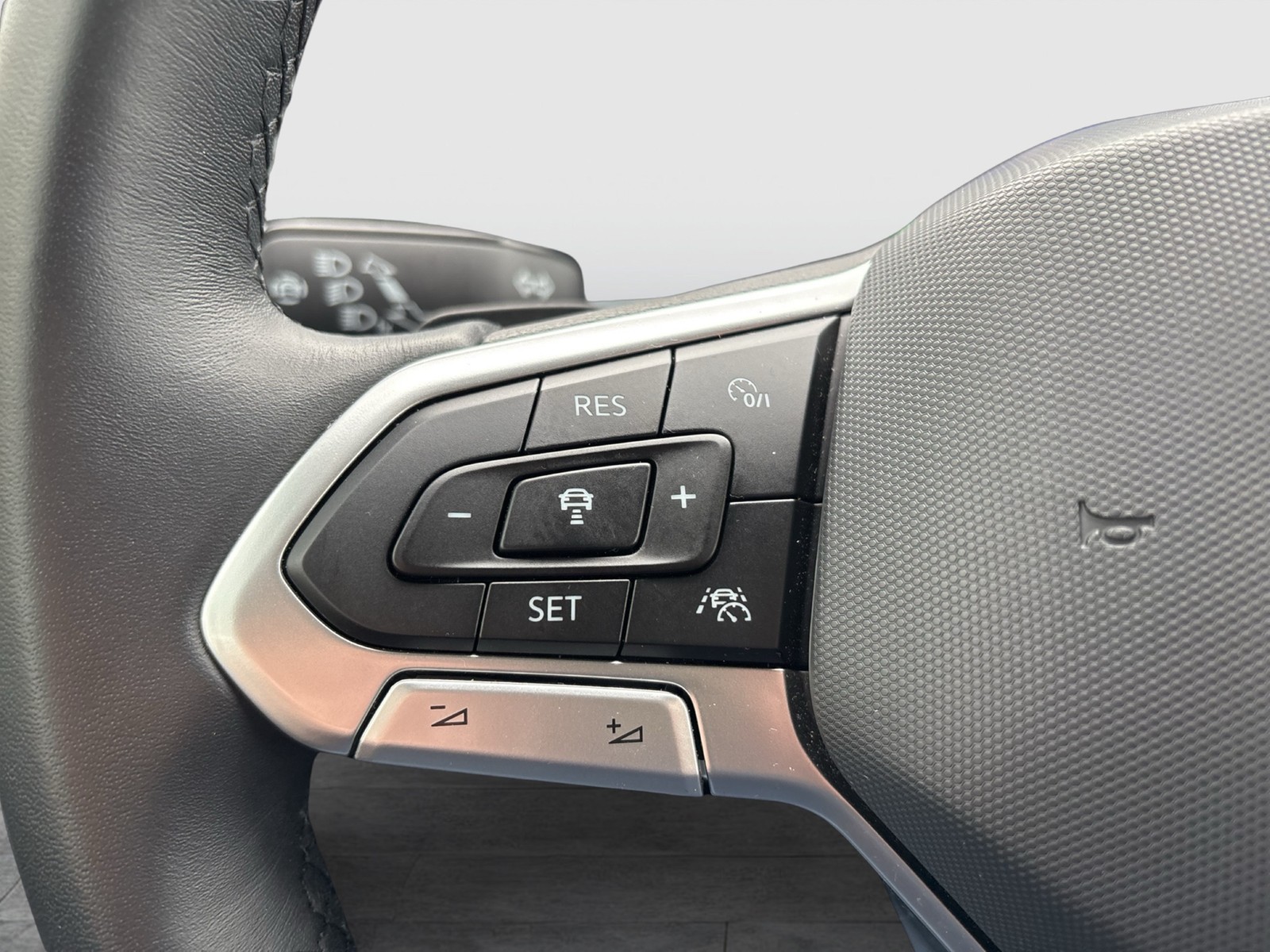 Volkswagen Touran 2.0 GOAL 7SITZE AHK ACC NAVI SITZHEIZUNG