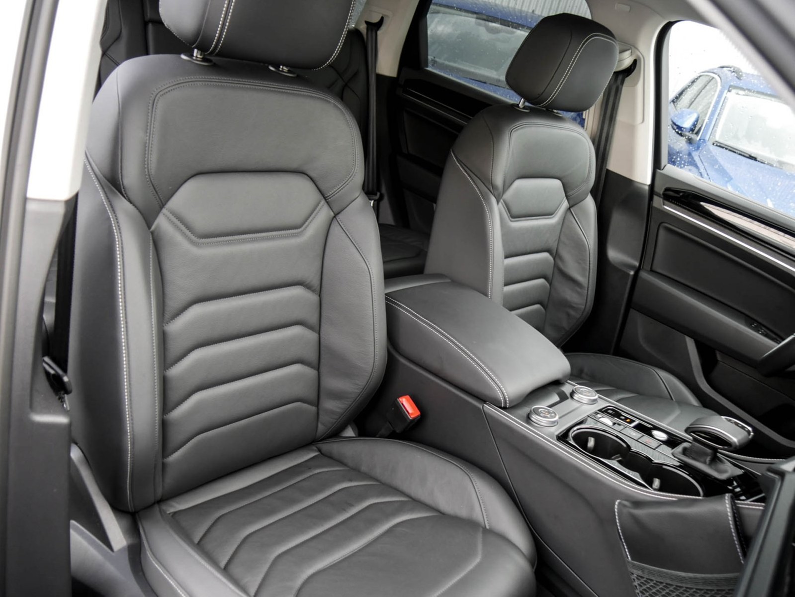 Volkswagen Touareg V6 NEUES MODELL AHK CAM ACC LM19 NAVI