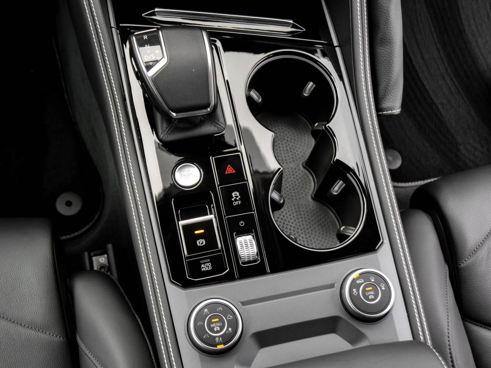 Volkswagen Touareg V6 NEUES MODELL AHK CAM ACC LM19 NAVI