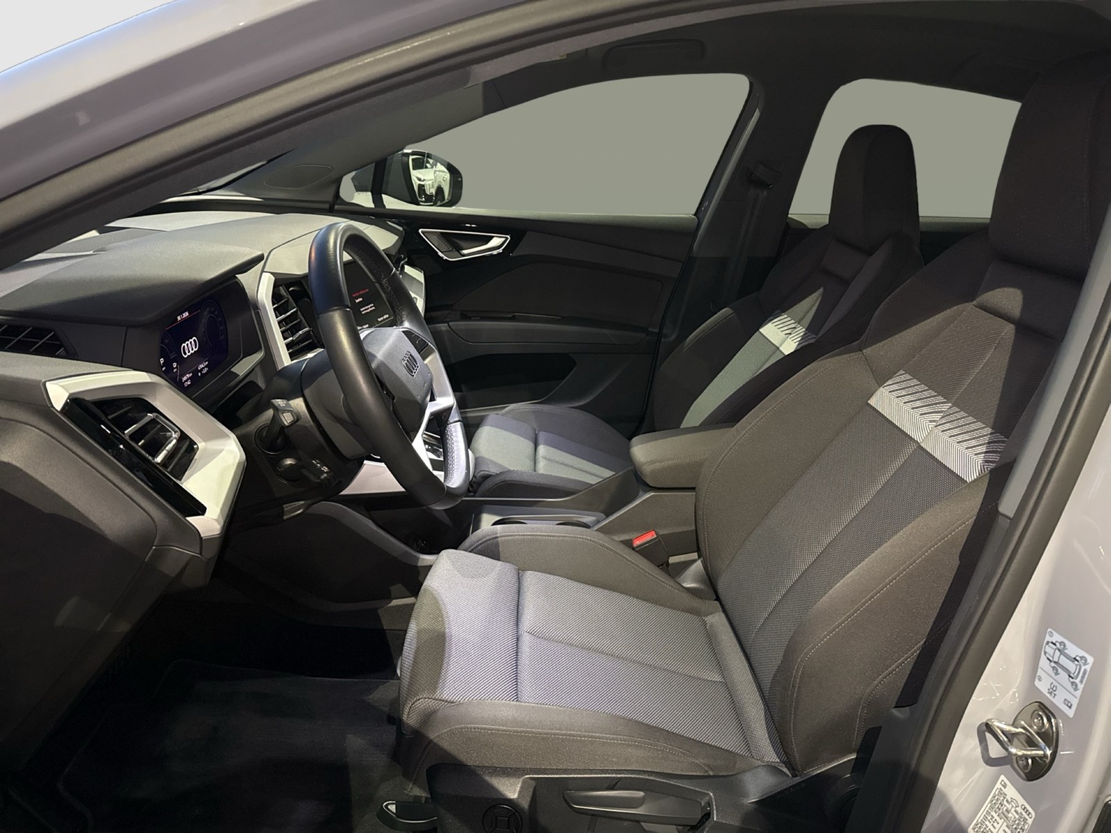 Audi Q4 e-tron Sportback 35 advanced KAMERA ACC ALU19" SITZHEIZ