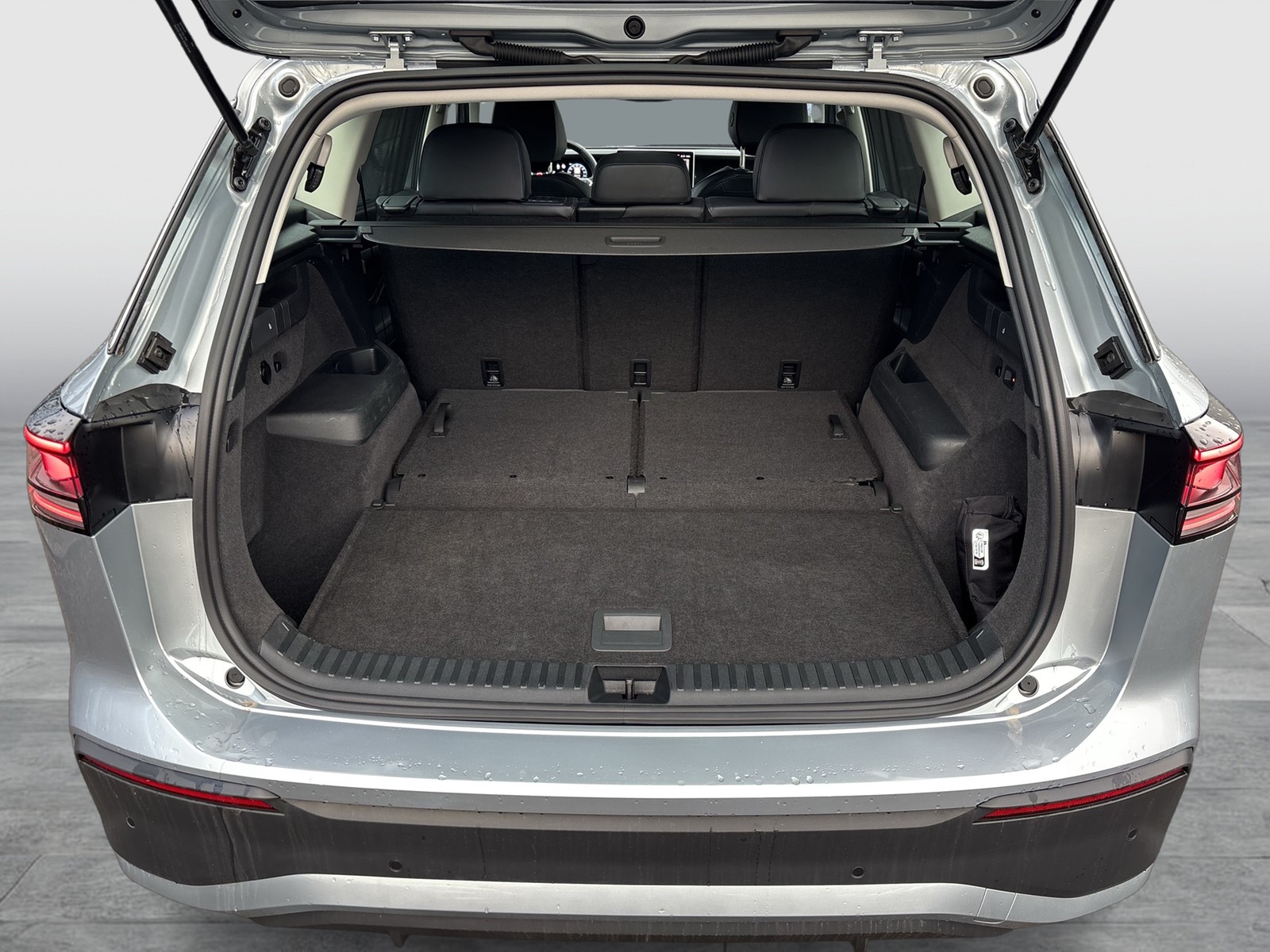 Volkswagen Tayron 2.0 LIFE 4X4 7SITZE AHK 360°CAM ACC LM18