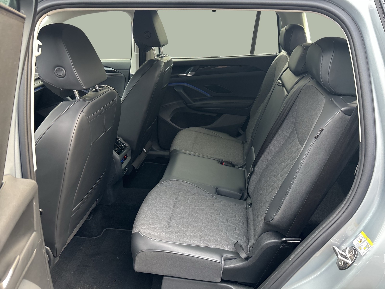 Volkswagen Tayron 2.0 LIFE 4X4 7SITZE AHK 360°CAM ACC LM18