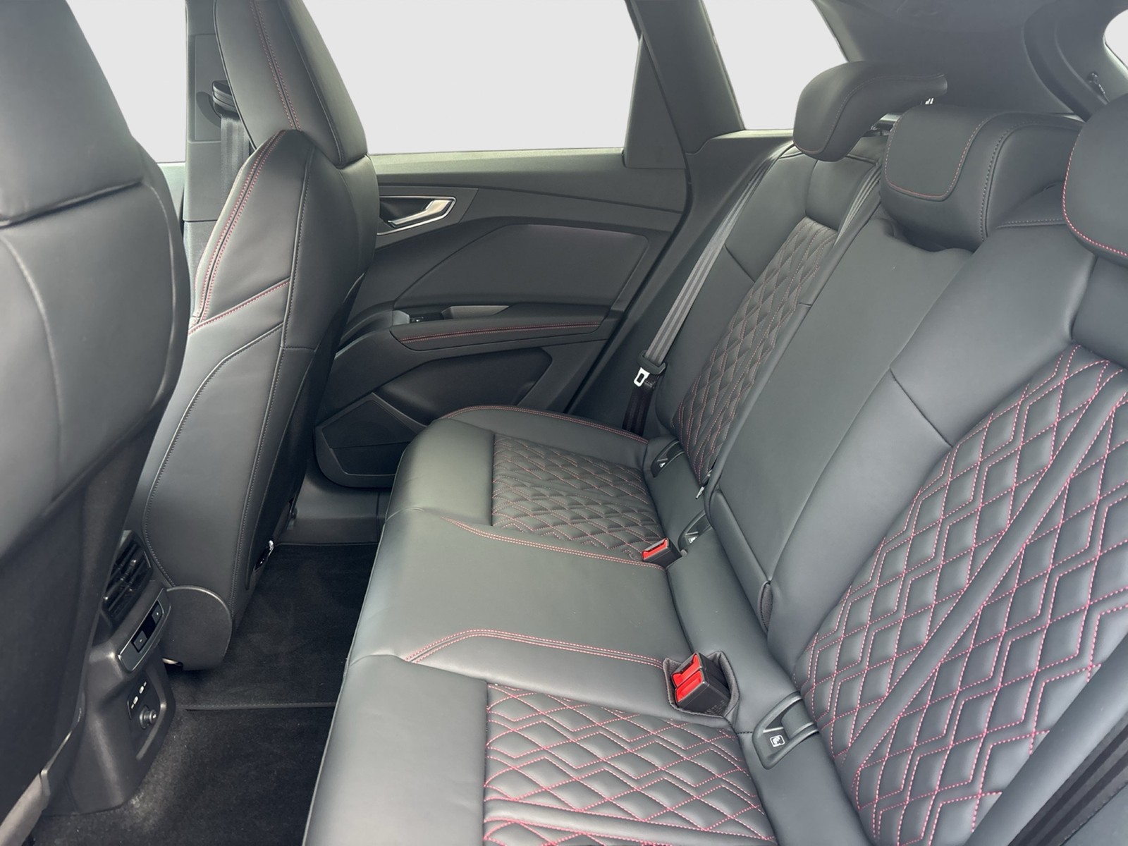 Audi Q4 e-tron 55 quattro S LINE WÄRMEPUMPE CAM LM20