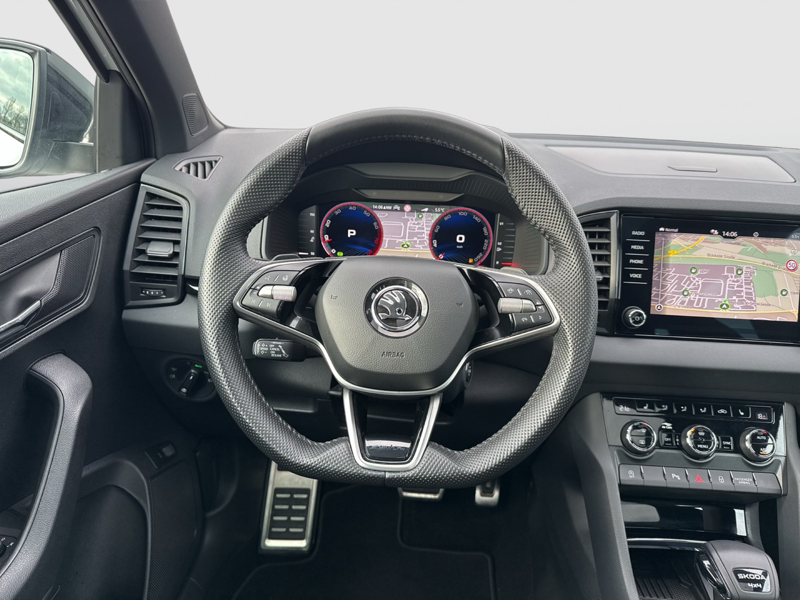 Skoda Karoq 2.0 SPORTLINE 4X4 PANO AHK CAM MATRIX NAVI