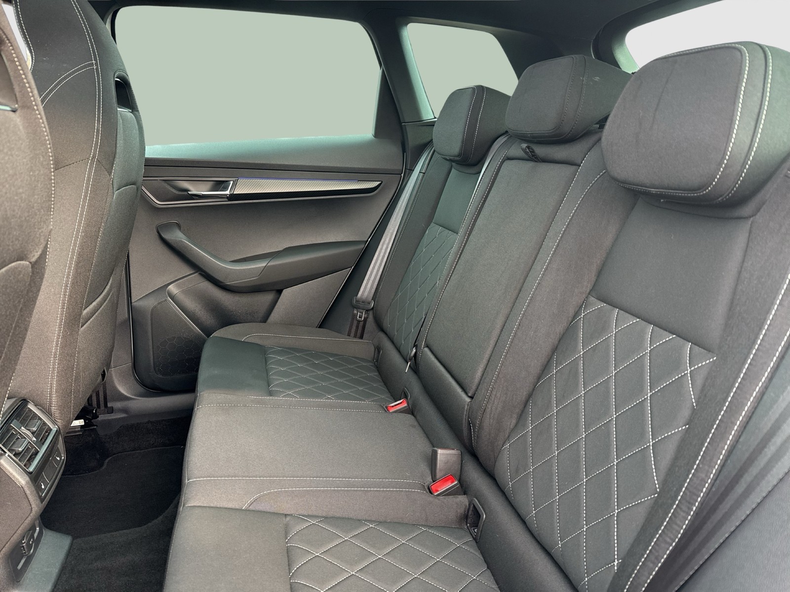 Skoda Karoq 2.0 SPORTLINE 4X4 PANO AHK CAM MATRIX NAVI