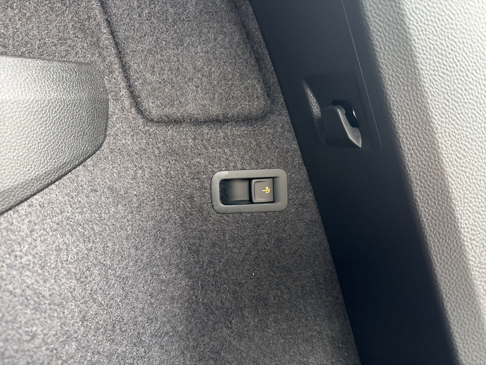 Skoda Karoq 2.0 SPORTLINE 4X4 PANO AHK CAM MATRIX NAVI