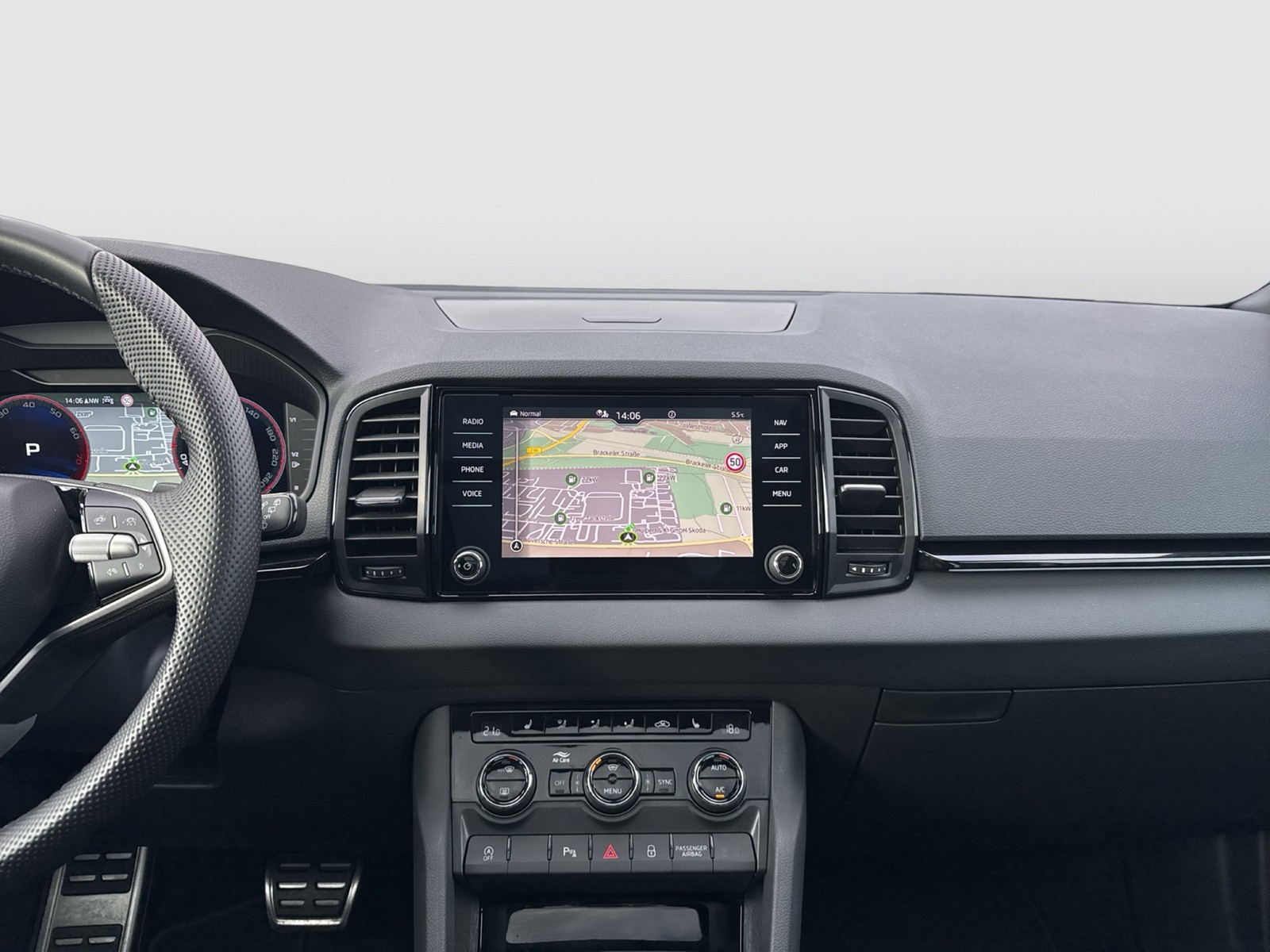 Skoda Karoq 2.0 SPORTLINE 4X4 PANO AHK CAM MATRIX NAVI