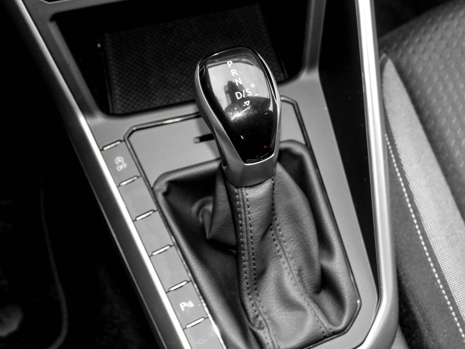 Volkswagen Taigo 1.0 LIFE CAM LM17 NAVI CARPLAY SITZHEIZUNG