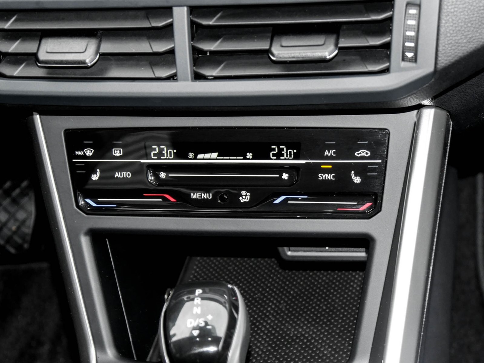 Volkswagen Taigo 1.0 LIFE CAM LM17 NAVI CARPLAY SITZHEIZUNG