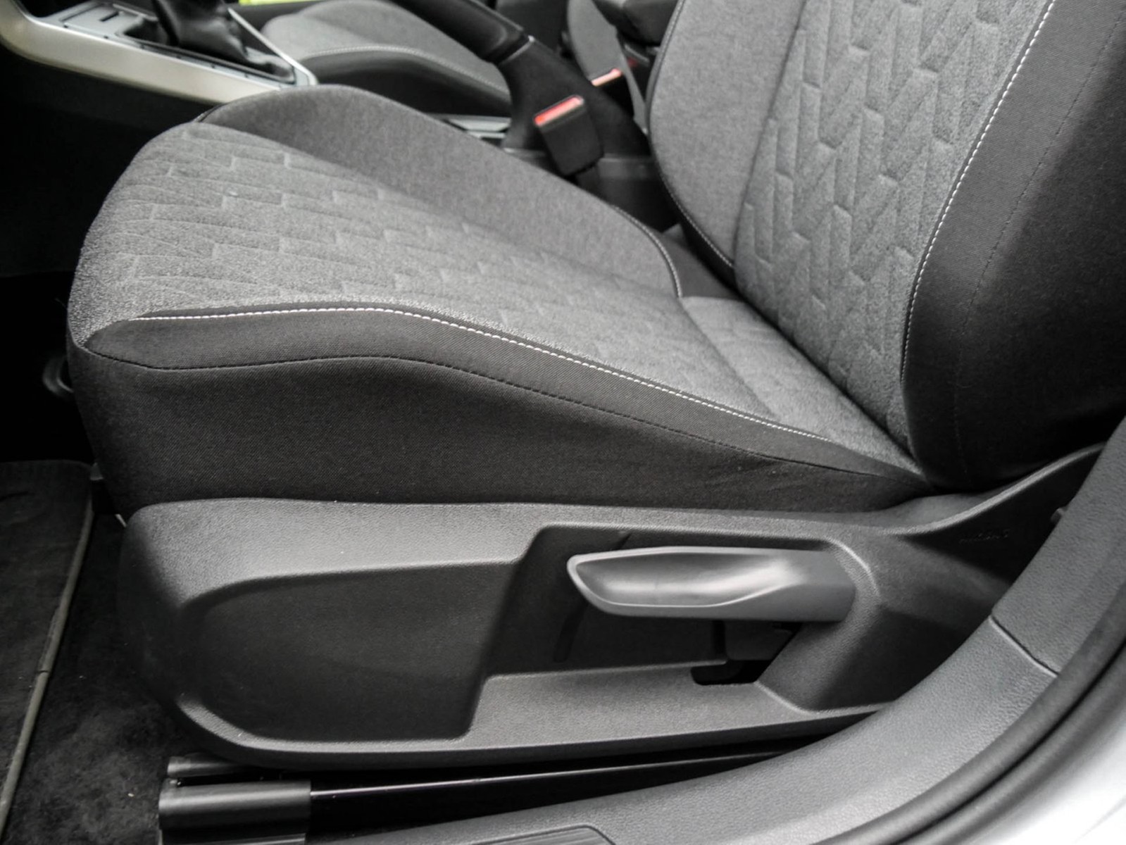 Volkswagen Taigo 1.0 LIFE CAM LM17 NAVI CARPLAY SITZHEIZUNG