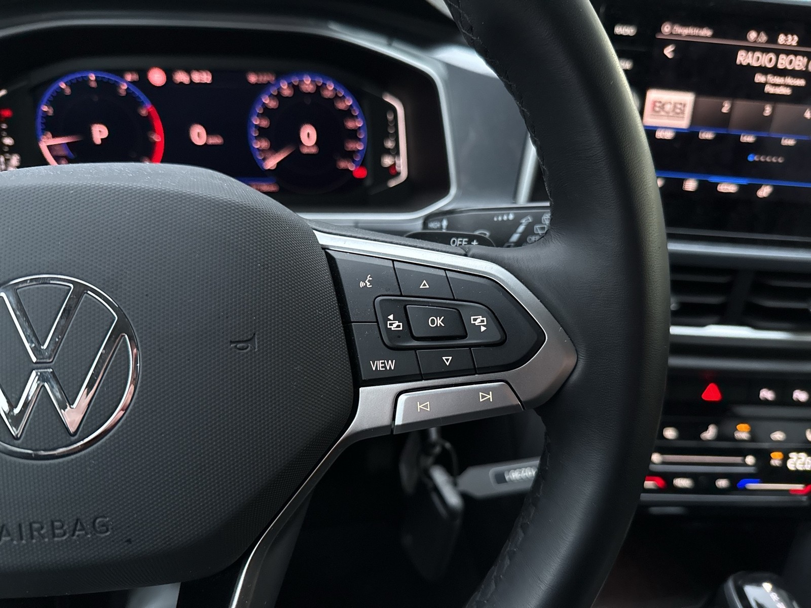 Volkswagen T-Roc 1.5 STYLE CAM ACC NAVI LM17 CARPLAY SITZHZ