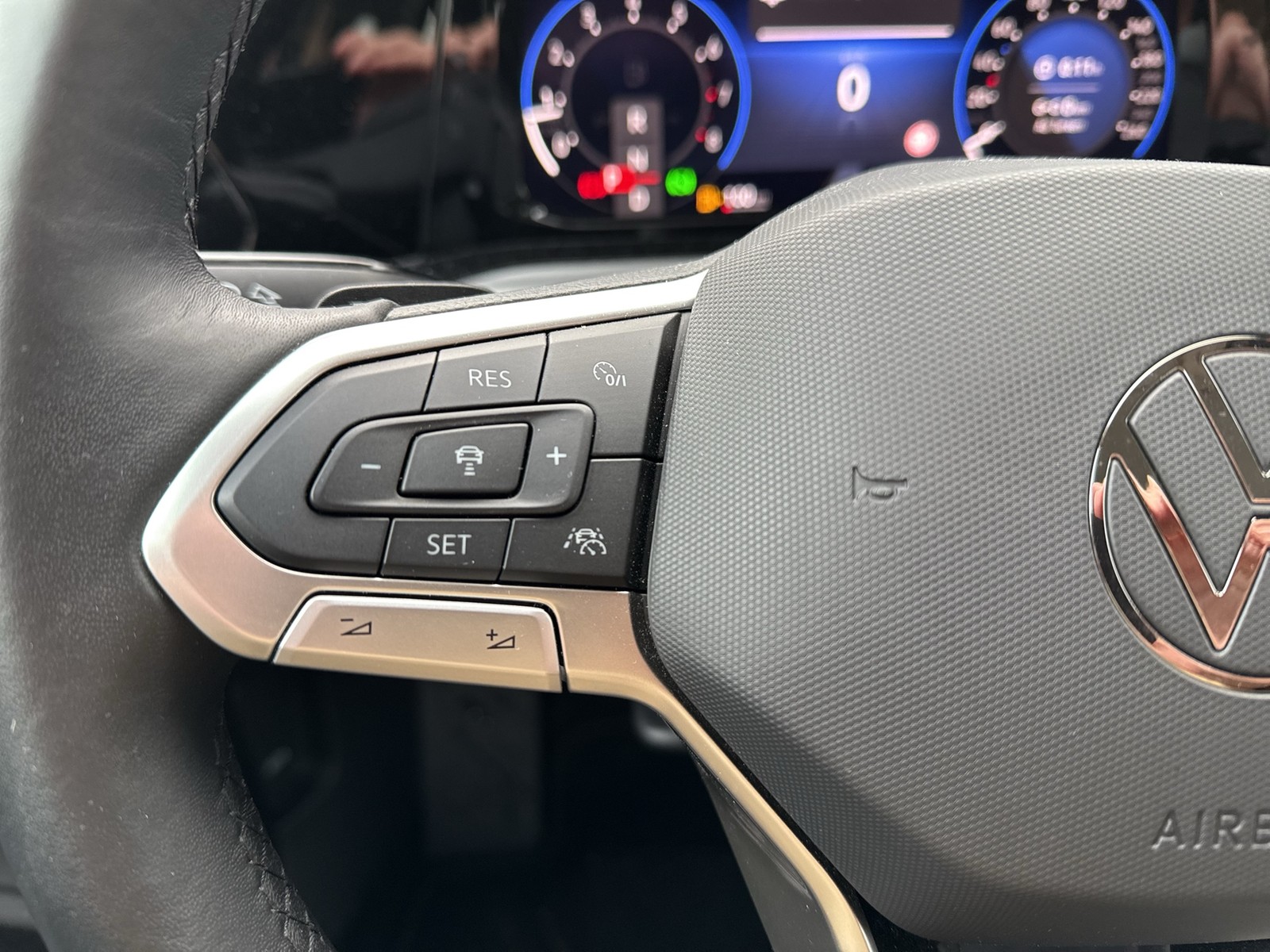 Volkswagen Golf Variant VIII 1.5 eTSI LIFE ACC NAVI CARPLAY