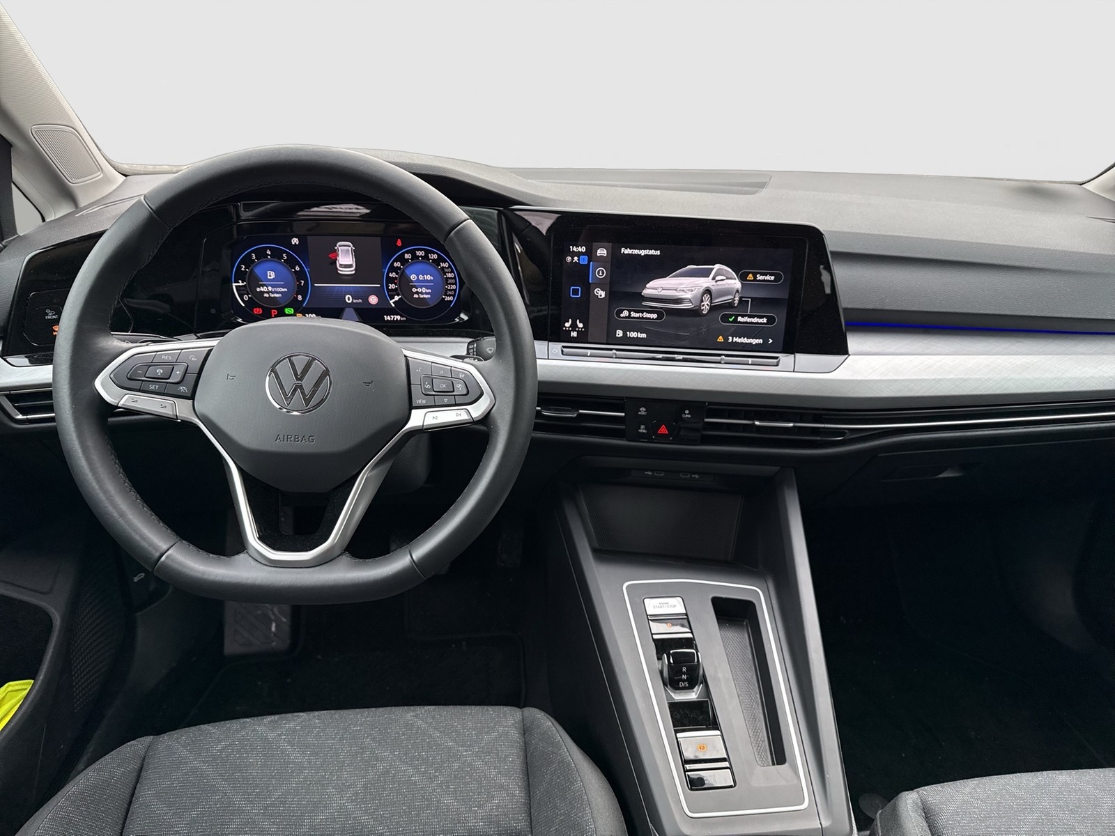 Volkswagen Golf Variant VIII 1.5 eTSI LIFE ACC NAVI CARPLAY
