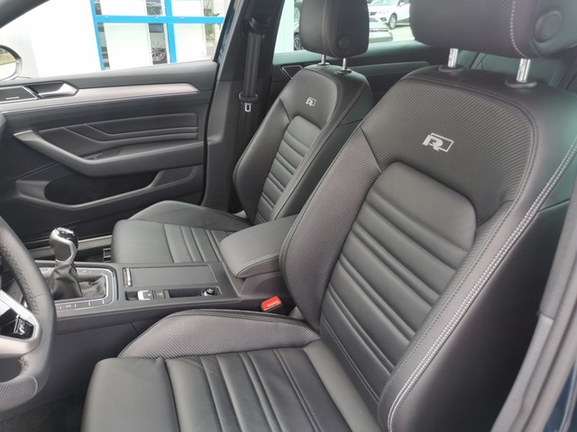Volkswagen Passat Variant 2.0 R-LINE LEDER PANO ALU19 STHZG