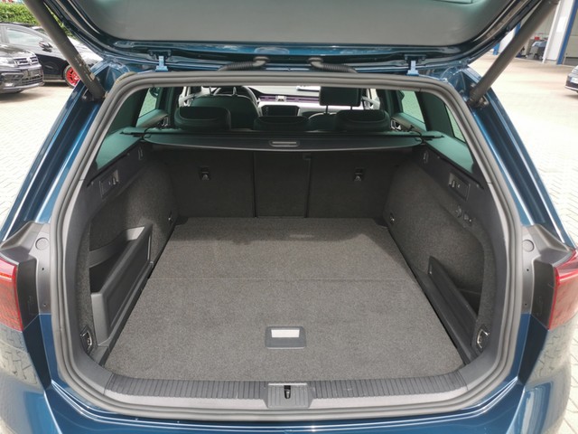 Volkswagen Passat Variant 2.0 R-LINE LEDER PANO ALU19 STHZG