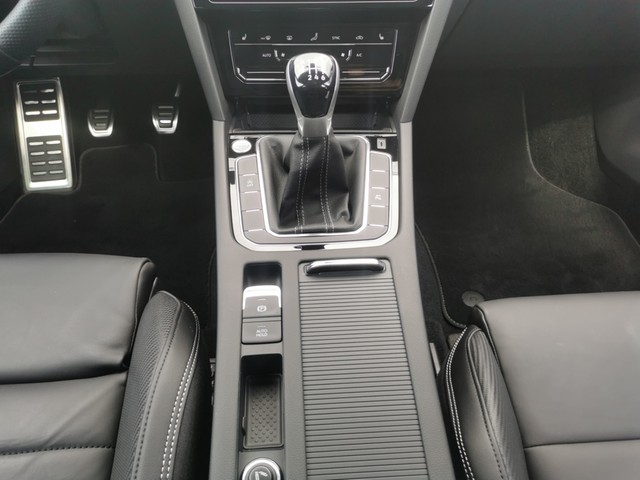 Volkswagen Passat Variant 2.0 R-LINE LEDER PANO ALU19 STHZG