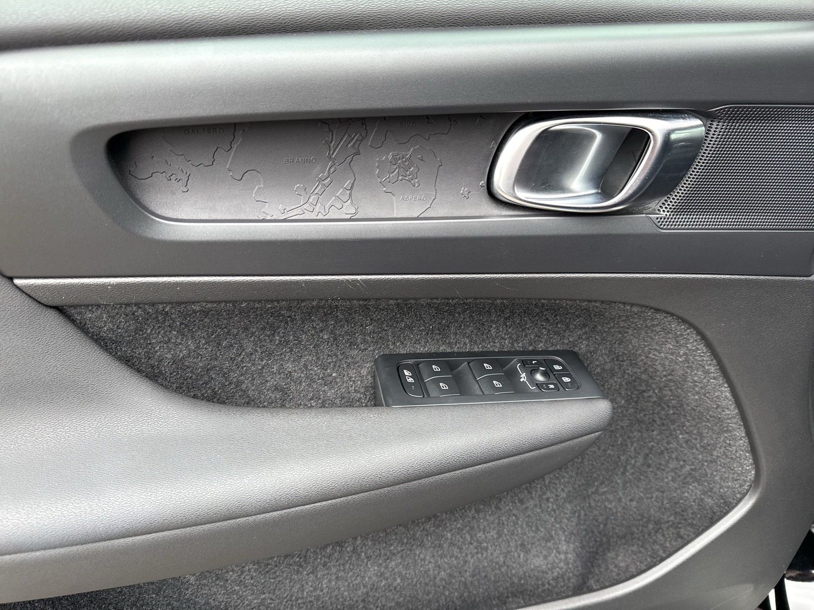 Volvo XC40 Plus Recharge Pure Electric 4X4 WÄRMEPUMPE