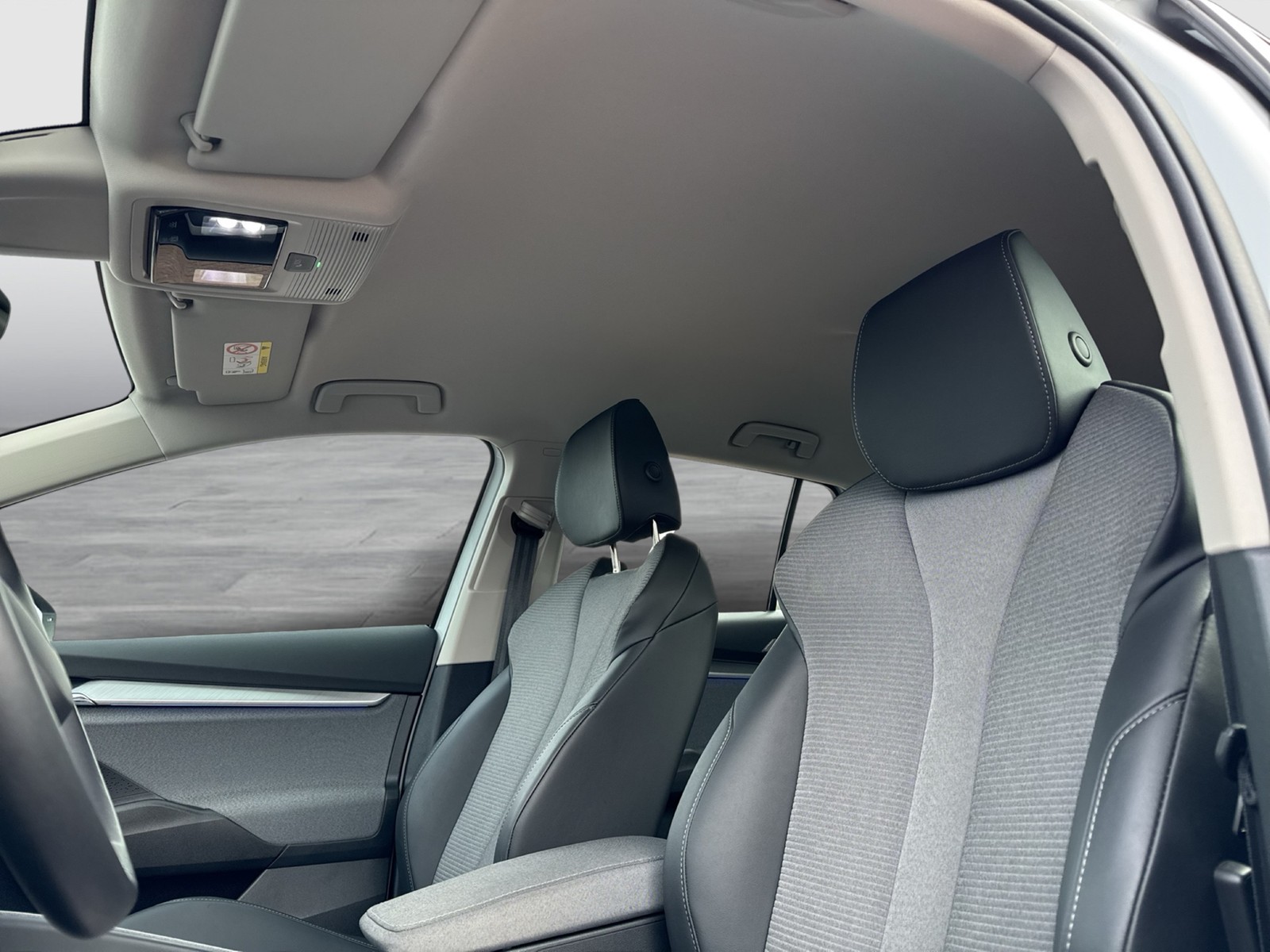 Skoda Enyaq 50 LOFT CAM LM19 NAVI KEYLESS-GO EINPARKHILFE