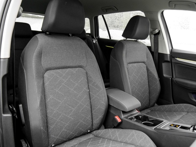 Volkswagen Golf Variant VIII 2.0 LIFE AHK ACC NAVI CARPLAY